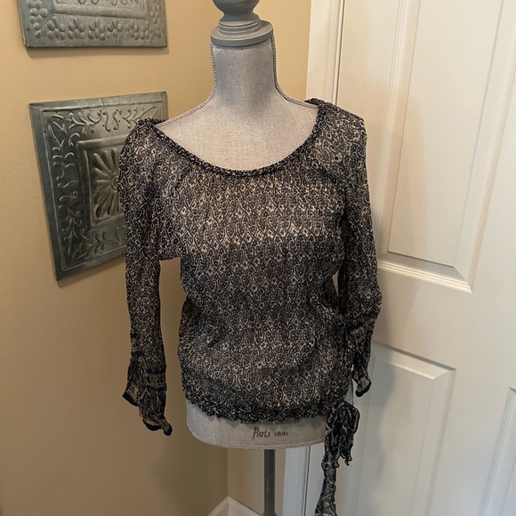 Chic Navy and Cream Women's Blouse - Picture 1 of 4